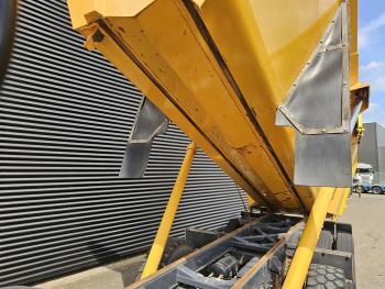 FMX 460 10x4 TIPPER / MINING